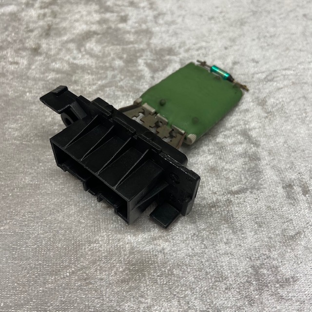 Vorwiderstand Innenraumgebläse Citroen Peugeot gebraucht 648055